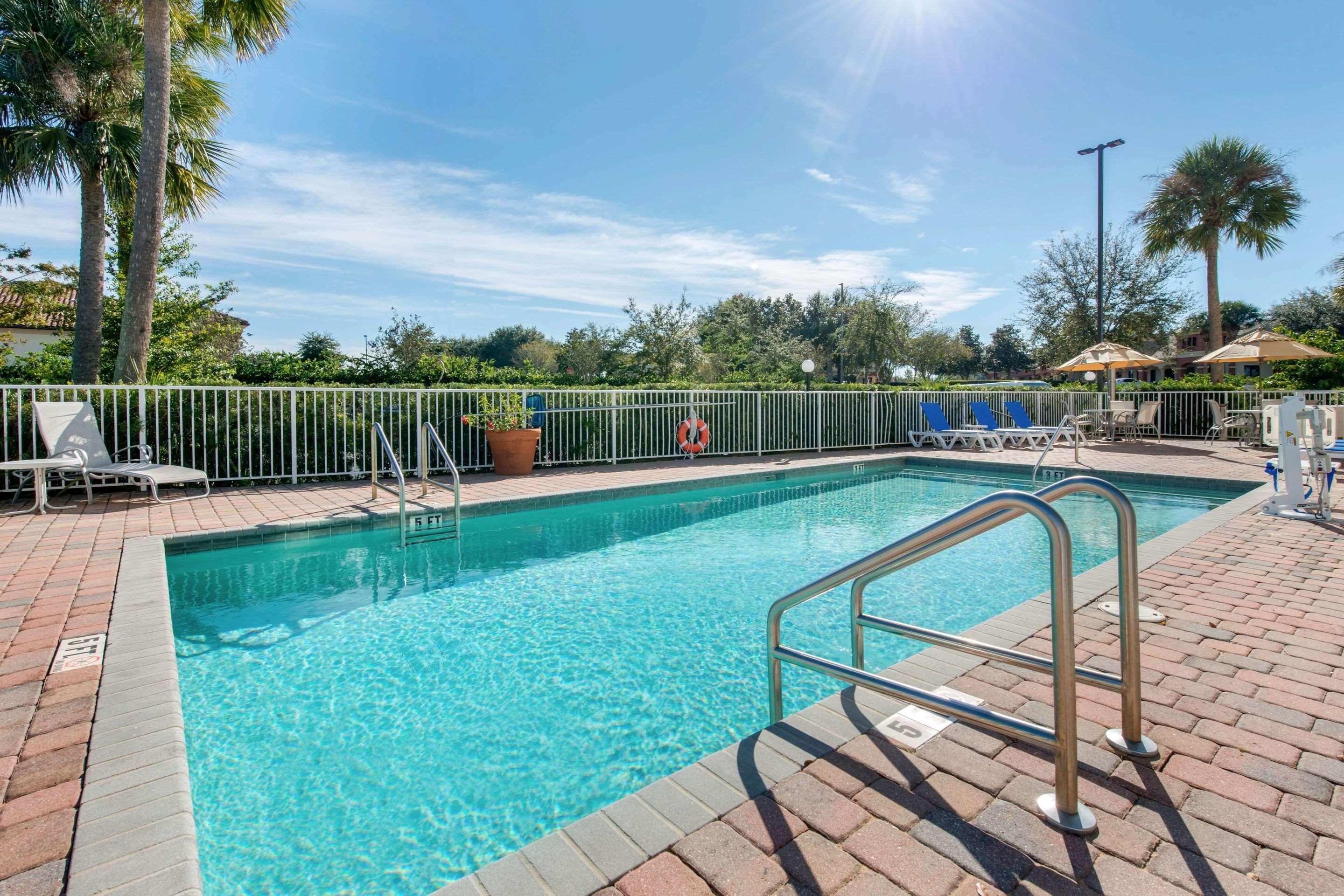 Comfort Inn & Suites Tavares North Exterior photo